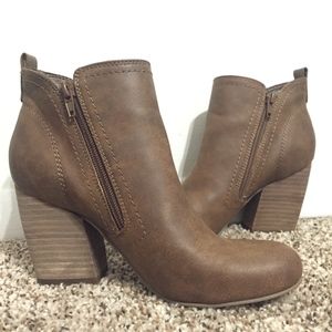 Crown Vintage Boots